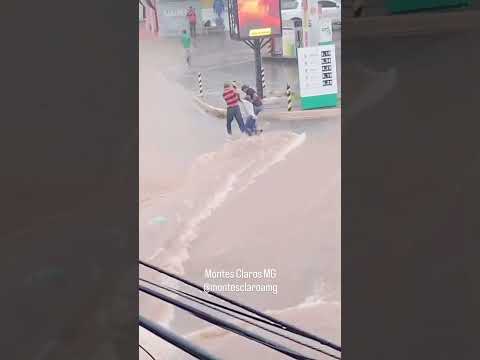 IDOSO E ARRASTADO POR ENXURRADA EM MONTES  CLAROS E É SALVO POR DOIS HOMENS INSCREVA-SE