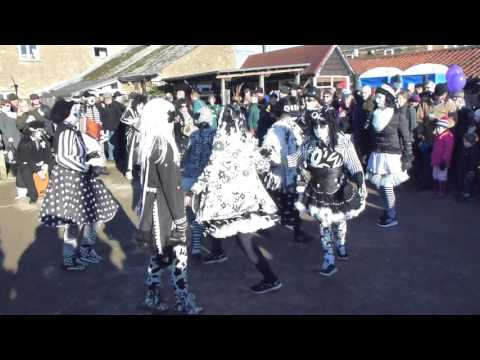 PIG DYKE MOLLY AT THE BOAT - Whittlesea Straw Bear Festival 2017