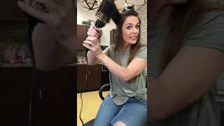 Hairstylist’s review and tutorial of Hot Tools blow dry brus