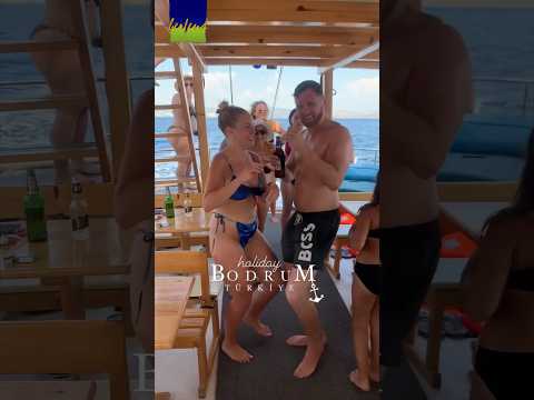Aproveite as férias em Bodrum | Passeio de barco | Muğla - Türkiye | SK Berfend BER | #holiday #travel #dance