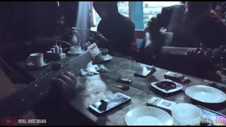 Download lagu Story WA main gitar keren 😎 mp3