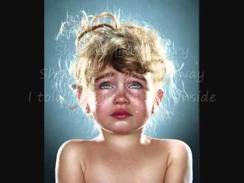 Danielle Peck- She just likes to cry (with lyrics)