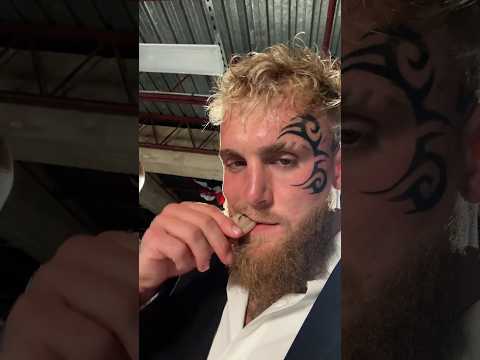 Quick lunch break… #PaulTyson