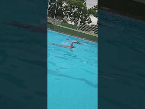 🏊‍♀️🥽