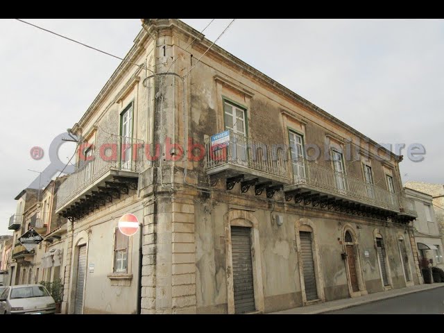 Palazzo antico mq 300 a Modica Alta
