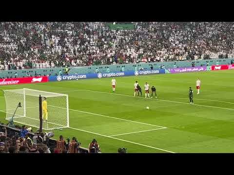 Wojciech Szczęsny broni rzut karny i dobitkę w meczu Polska – Arabia! Karny widziany z trybun