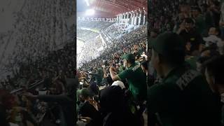 Download lagu Bonita lagi asik joget di tengah keramain para suporter bonek mp3 Download lagu Bonita lagi asik joget di tengah keramain para suporter bonek mp3