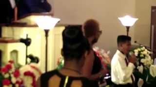 Little brother sings at brothers funeral