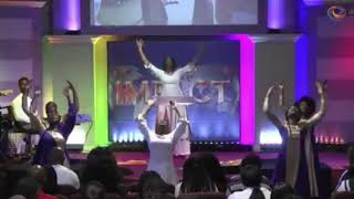 Tasha Cobbs Leonard &quot;Gracefully Broken&quot; Praise Dance - Shekinah Glory