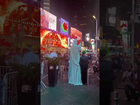 Street surfing New York City w/ @Devante2you - Wednesday Night Skate #rollerskating #rollerblading