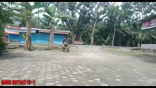 Download lagu BANG BOTAK DI TABRAK||ekstrim lucu bang botak mp3