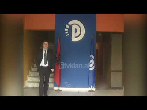 Selia e Partisë Demokratike pa zhurma dhe pa njerëz - (9 Dhjetor 2005)