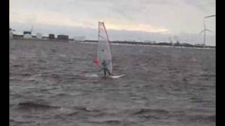preview picture of video 'Windsurfing in Nallikari, November 2nd 2008'