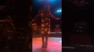[Front Row] Keisha Renee - &#39;Crazy&#39; Gnarls Barkley cover at Mad Love Tour Lawrence, KS 5.26.17! HD/HQ