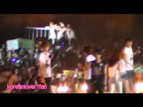 120922 FX  AMBER&SEHUN ADORABLE HEART MELTING MOMENT!