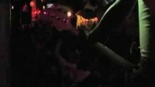 La Plebe- Que Barbaridad (music video)