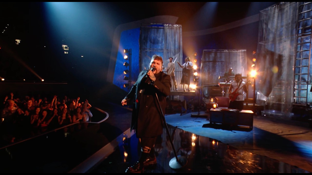 Teddy Swims - Mr. Know It All (Live from the AMAs)