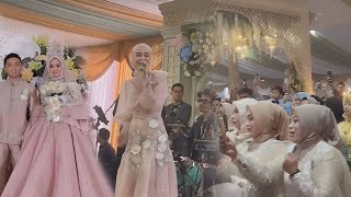 Download lagu SELURUH PENONTON DIBUAT TERKESIMA, DGN KECANTIKAN LESTI SAAT DIACARA PERNIKAHAN PUTRA HAJI BINUANG mp3