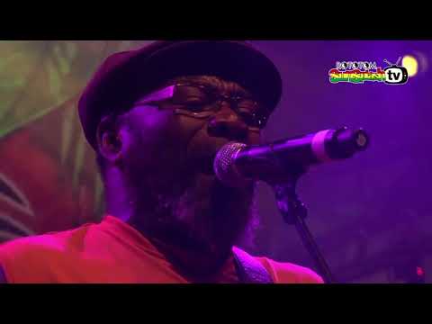 CLINTON FEARON sings FOLLOW THE RAINBOW live @ Rototom Sunsplash 2015