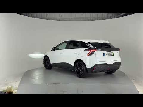 MG MG4 STANDARD RANGE EXCITE 49KW**19 INCH BLACK A - Image 2