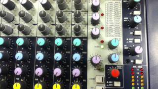 Video thumbnail for Soundcraft MFX 12 channel mixer by elpilito1990
