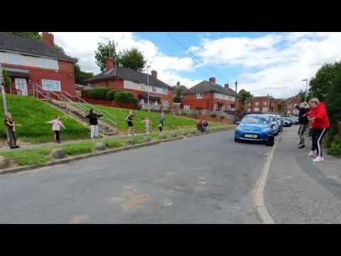 DAZL & BARCA Leeds #GardenGroovers doorstep dance 13th May 2020