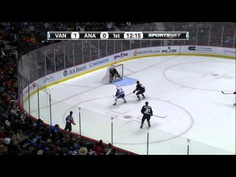 Luca Sbisa nails Maxim Lapierre HD