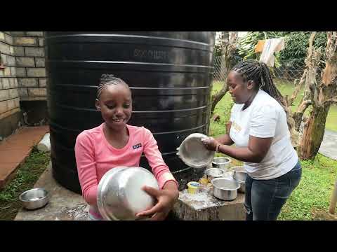 Teaching Cindy How to Wash a Sufuria (But She Just Doesn’t Get It! 😂😅