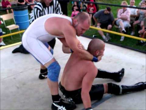 Julien Young vs JP Simms