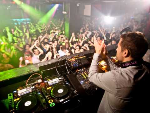 Kaskade - Angel on My Shoulder vs Kelly Clarkson - Stronger