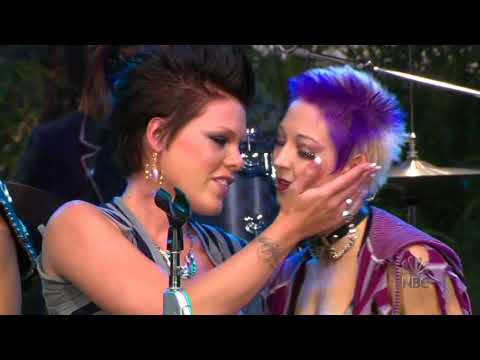 Pink - Feel Good Time (Tonight Show with Jay Leno Live 2003)