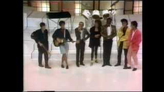 Tititi - Metrô - Trapalhões.1985