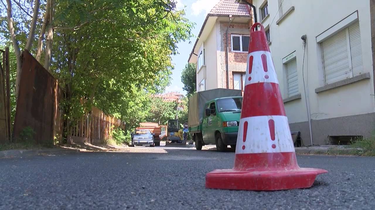 Дни наред живеещите на хасковската улица „Гюмюрджина“ без вода