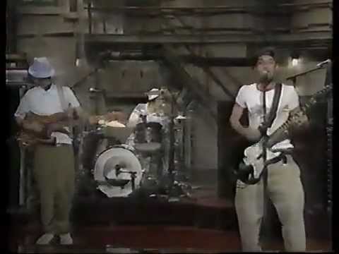 Beastie Boys 'Sabotage' on Late Show 1994 live studio performance