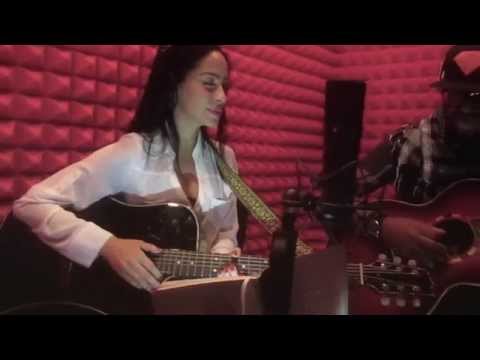 Cynthia Antigua - Comenzar De Cero (Acoustic Version)