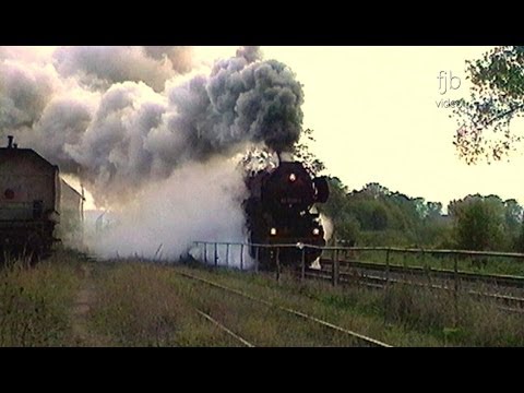 Mit viel Rauch aus Oberrohn Dampflok 52 8039-1 als Vorspannlok - Zugkreuzung in Oberrohn Sep.1995