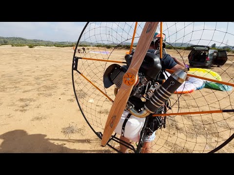 Luna2 20 de BGD y Paramotor AIR-GE de Air Italy con Black Devil 175cc.