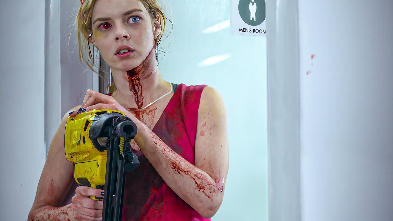 VÍRUS DA RAIVA SE ESPALHA EM ESCRITÓRIO E O CHEFE TEM 8 HORAS PRA SE ESCONDER DE SUAS FUNCIONÁRIAS