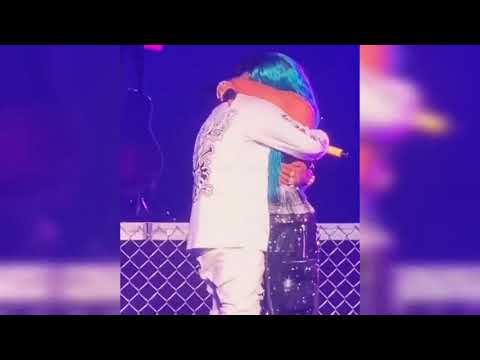 KAROL G Y ANUEL confiesan su Amor en pleno concierto #ANUEL #KAROLG