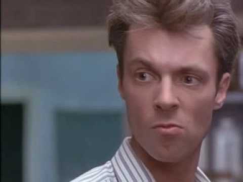 afbeelding Criterion Trailer 307: Naked