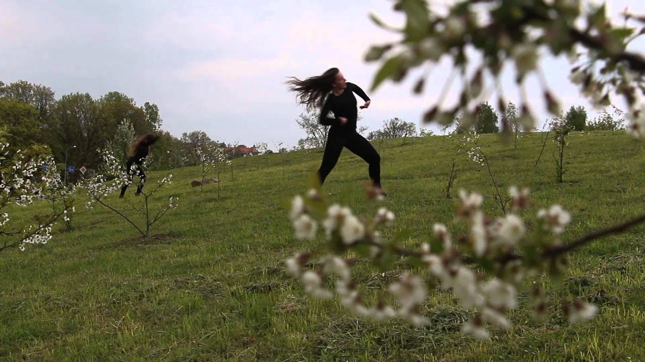 Aicina ziedot deju uzvedumam I. Ziedoņa ķiršu dārzam