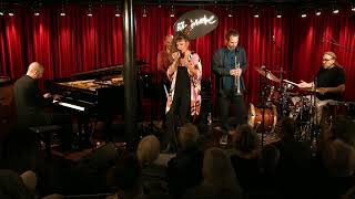 Camille Bertault (Live) : La star du Jazz Vocal enflamme la scène ! | En concert à Bruxelles — Jérôme Selosse