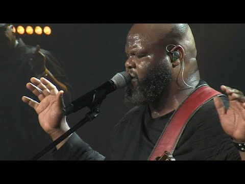 Leon Timbo - IN THE PRESENCE OF THE LORD Medley (Worship Experience)