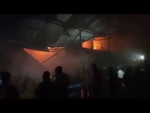 شاهد بالفيديو.. ديالى.. حريق كبير يلتهم سوق العطارين في #بعقوبة مخلفاً خسائر مادية كبيرة