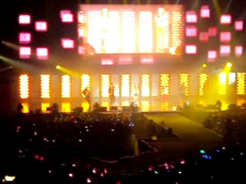 110611 SMTown Paris Tik Tok