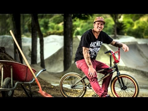 Hanging Foul w/ Corey Bohan - SEASON PREMIERE - Red Bull Roast It