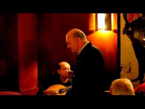 Tó Lisboa, "Fado Bailarico" - "Menina do rés-do-chão"