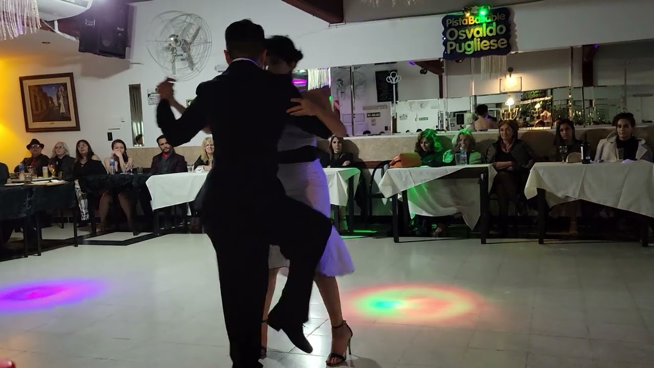 Marina Teves and Rodrigo Videla - performance at Si sos brujo milonga on August 27, 2022
