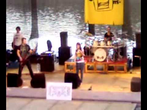 Ewa Farna - Písek - Zavři oči - 17.5.2009