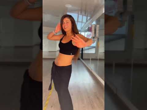 the pretty belly dancer from Colombia